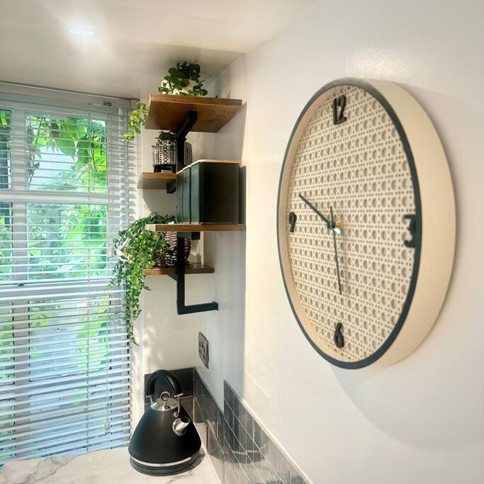 Cosy Stylish Studio Apartment Trowbridge Exterior foto
