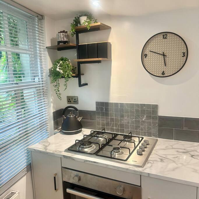 Cosy Stylish Studio Apartment Trowbridge Exterior foto