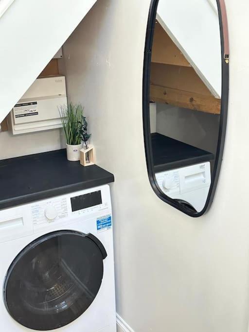 Cosy Stylish Studio Apartment Trowbridge Exterior foto